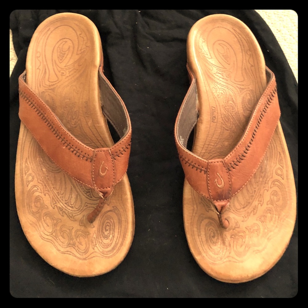 Olukai Leather Sandals Special stitch Edition.